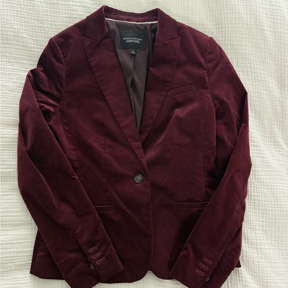 Banana Republic Women's Burgundy Velvet Single-Button Blazer